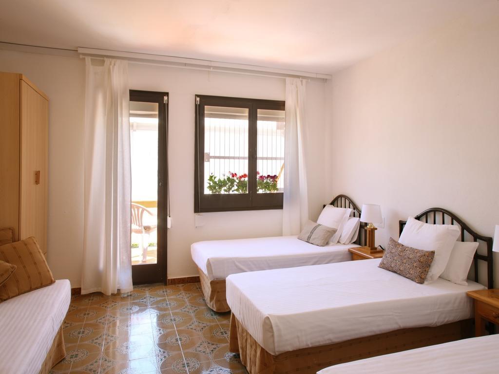 Casa Adosada En Platja De Pals By Apartaments Golf Room photo